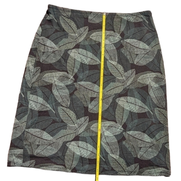 New York & Company Women's Sheer Green Floral Skirt Over Black Slip Size… - Picture 3 of 9